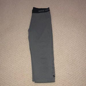Nike Pro Grey Cropped Leggings